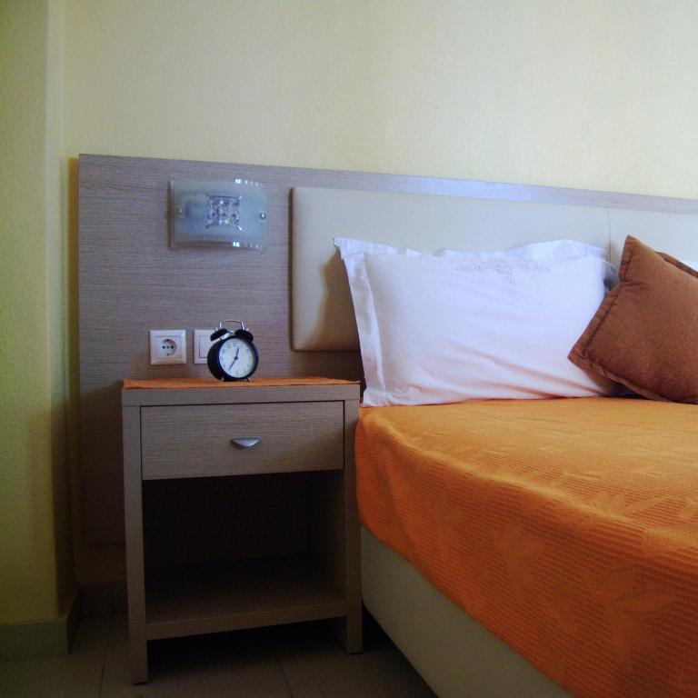 Decauville Hotel Gerakini Quarto foto